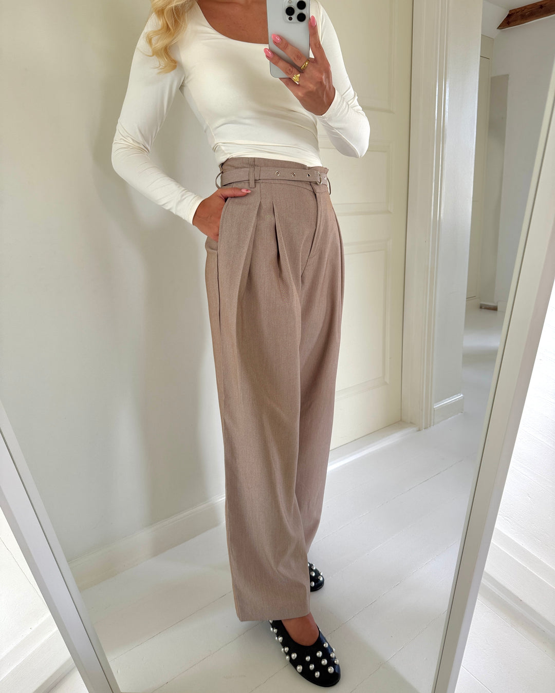 Vero Moda bukser bellis hw wide belt mocha meringue melange/gold buckle/eyelet