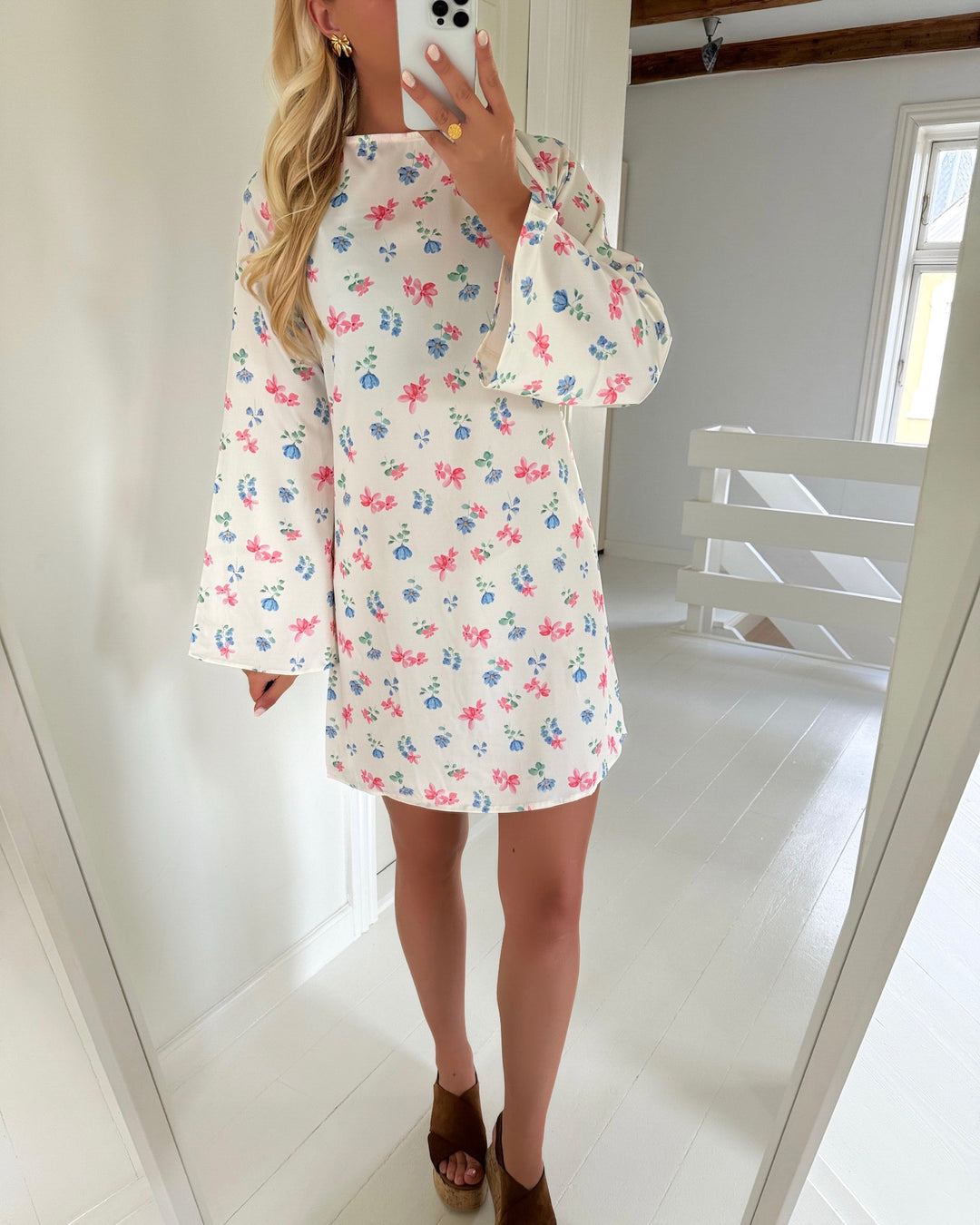 Pieces kjole millie short boatneck wvn d2d cloud dancer/flowers