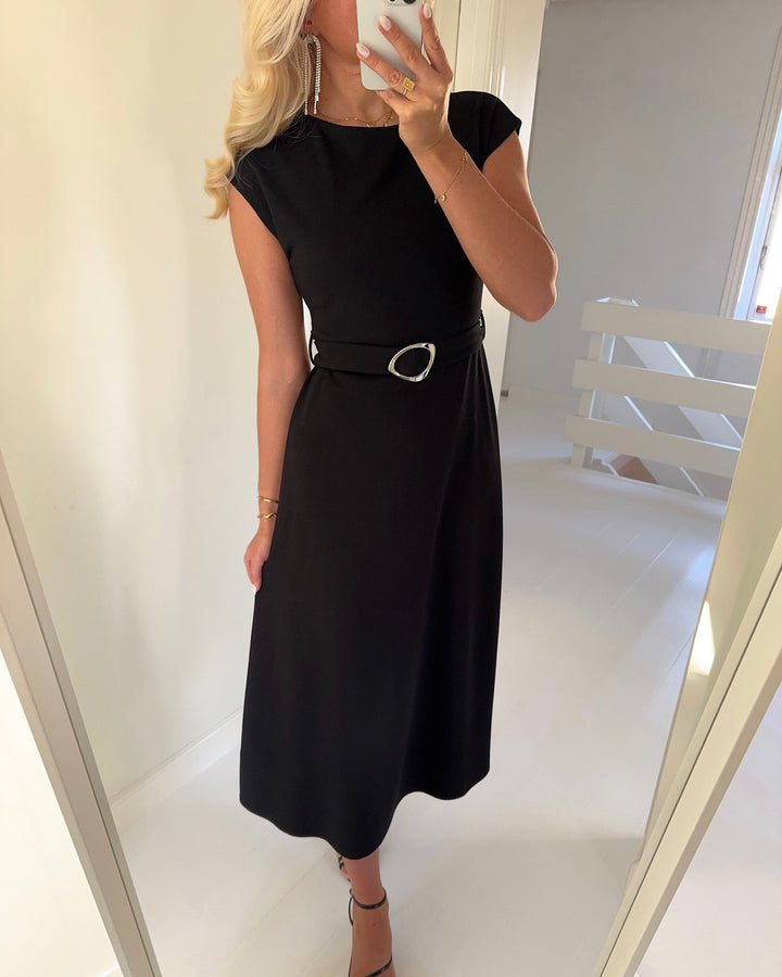 Sister's Point kjole glut-belt.dr black