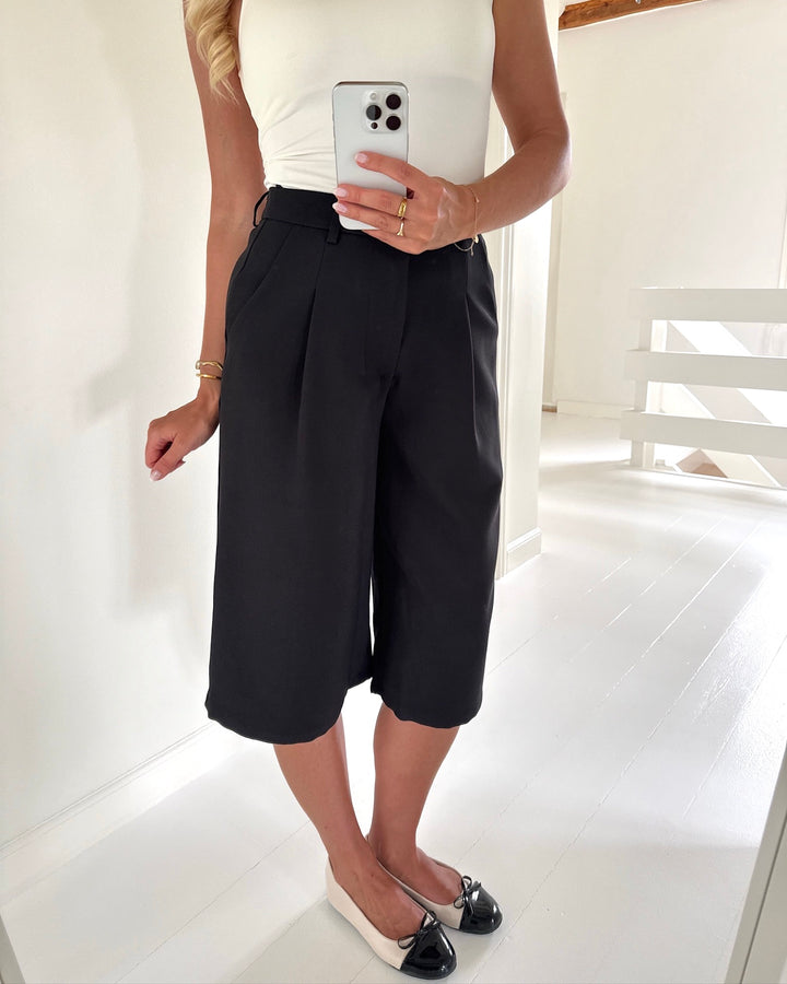 Sister's Point shorts great-l. sho2 black