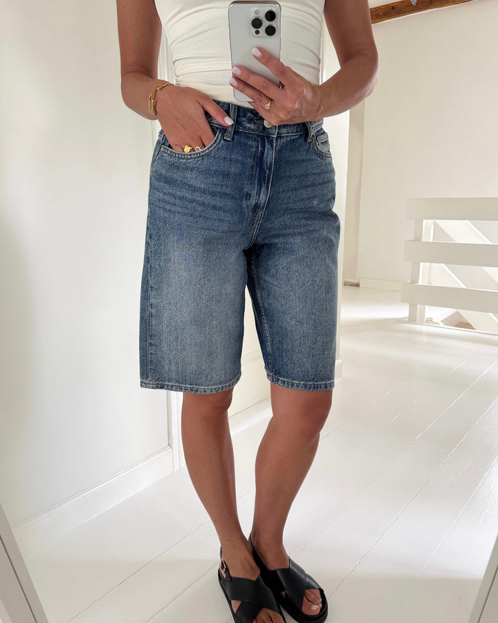 JDY shorts lina mw bermuda medium blue denim
