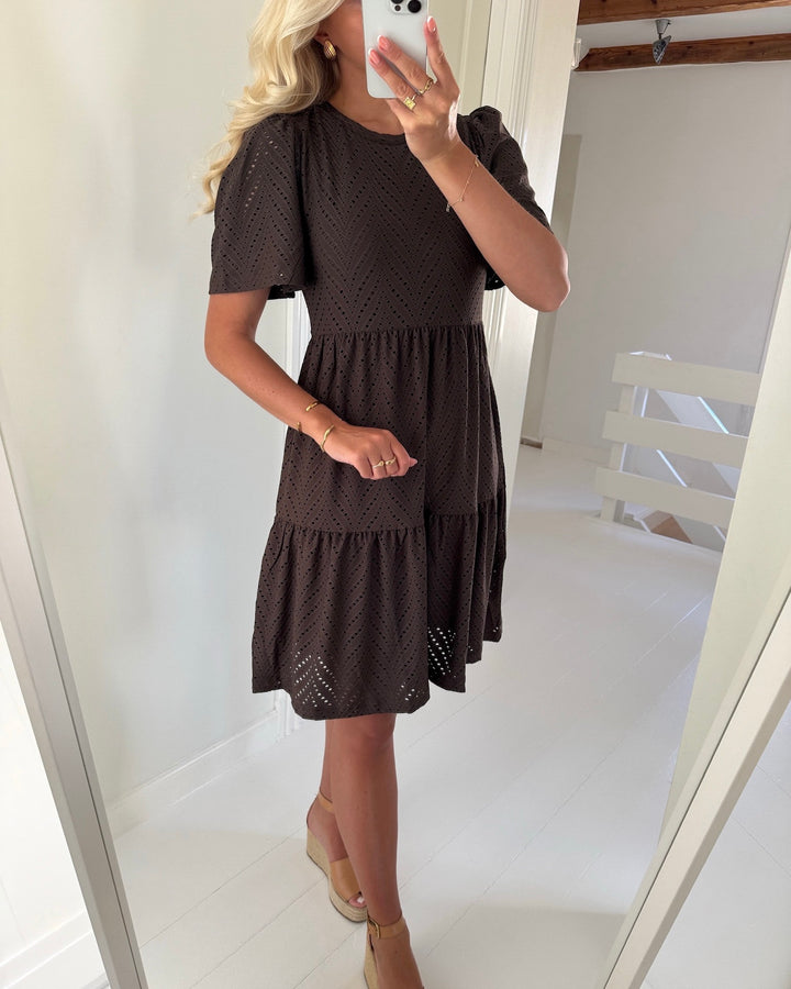 JDY kjole carla cathinka ss chocolate brown