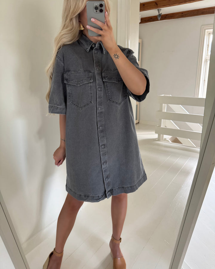 Only kjole sophie ss oversize medium grey denim