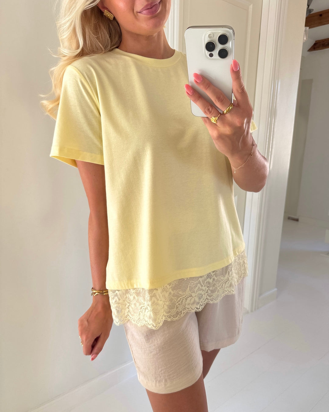 Vero Moda t-shirt naomi ss lace mellow yellow/mellow yellow lace