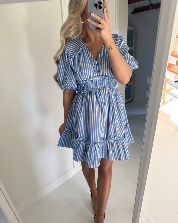 A-View kjole safia blue/white stripe - FORUDBESTILLING LEV. UGE 20