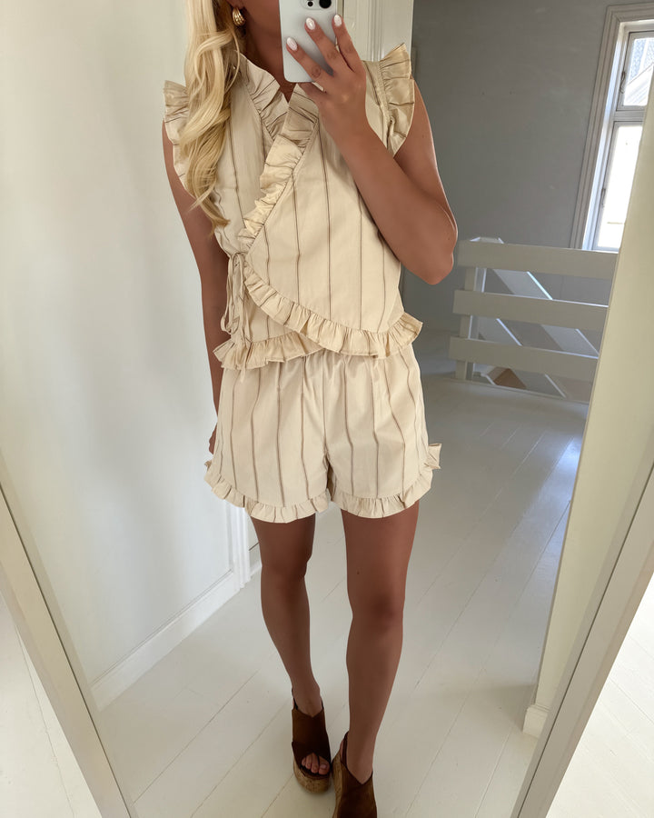 A-View shorts lizza off white/black stripe