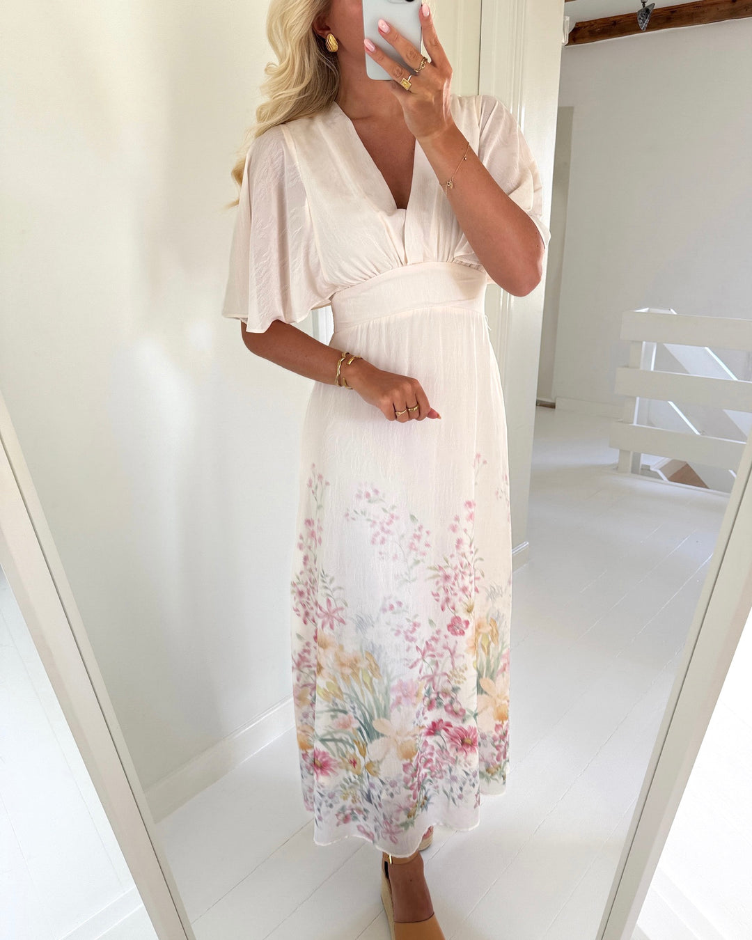 Sister's Point kjole gisela-dr25 cream/flower - FORUDBESTILLING LEV. UGE 18