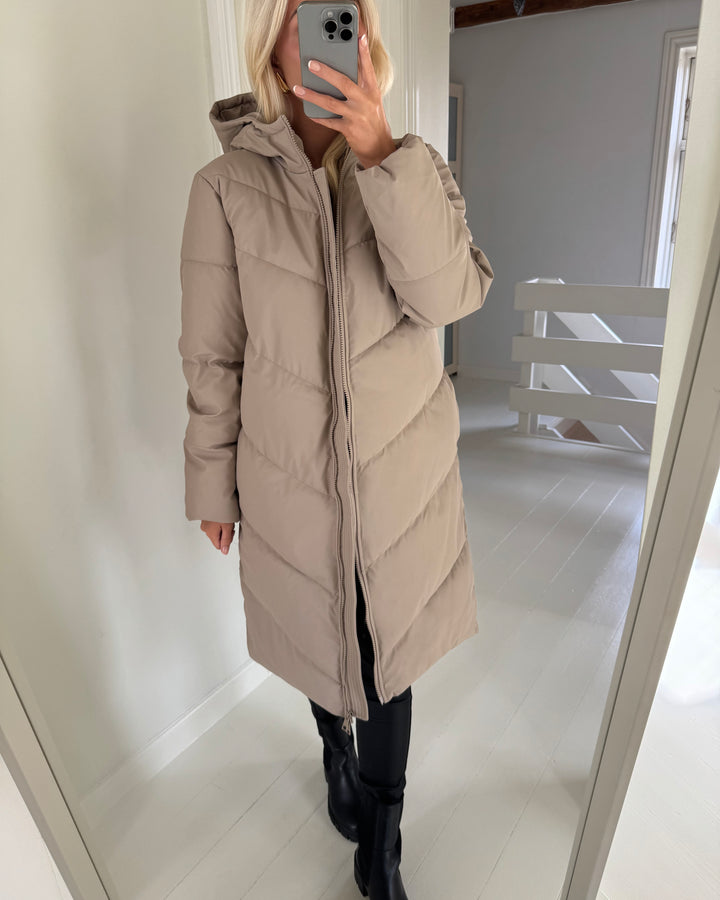 JDY jakke ulrikka life water rep puffa otw noos simply taupe