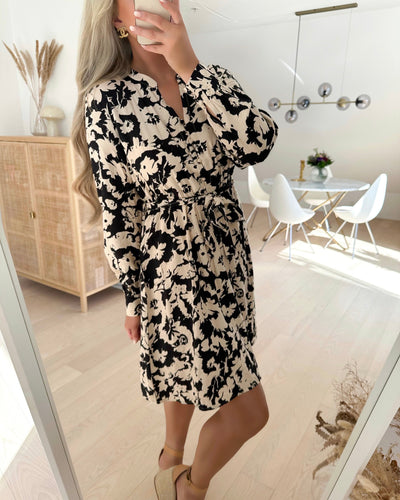 Miriam l/s short dress black/sandshell