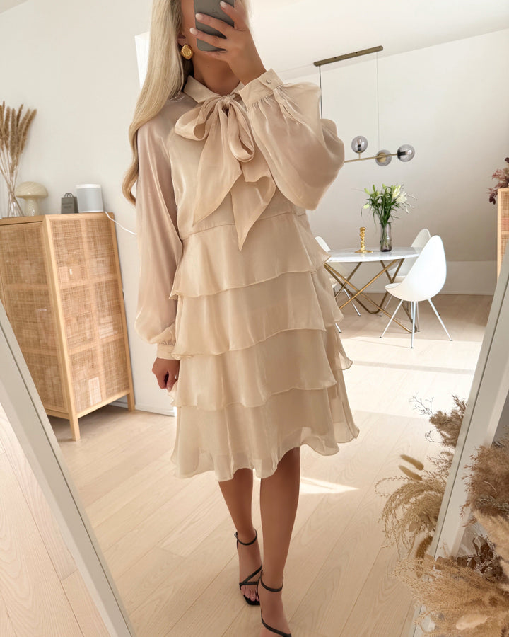 Y.A.S kjole eloise ls shiny gardenia