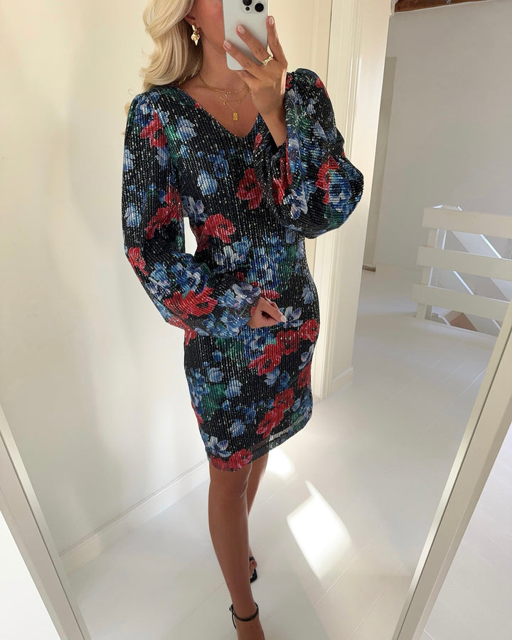 Y.A.S kjole poera ls sequin black poera print - FORUDBESTILLING LEV. UGE 48