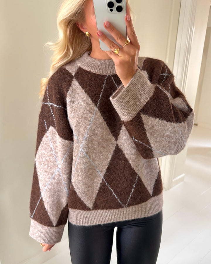 A-View striktrøje harlekin knit dark brown