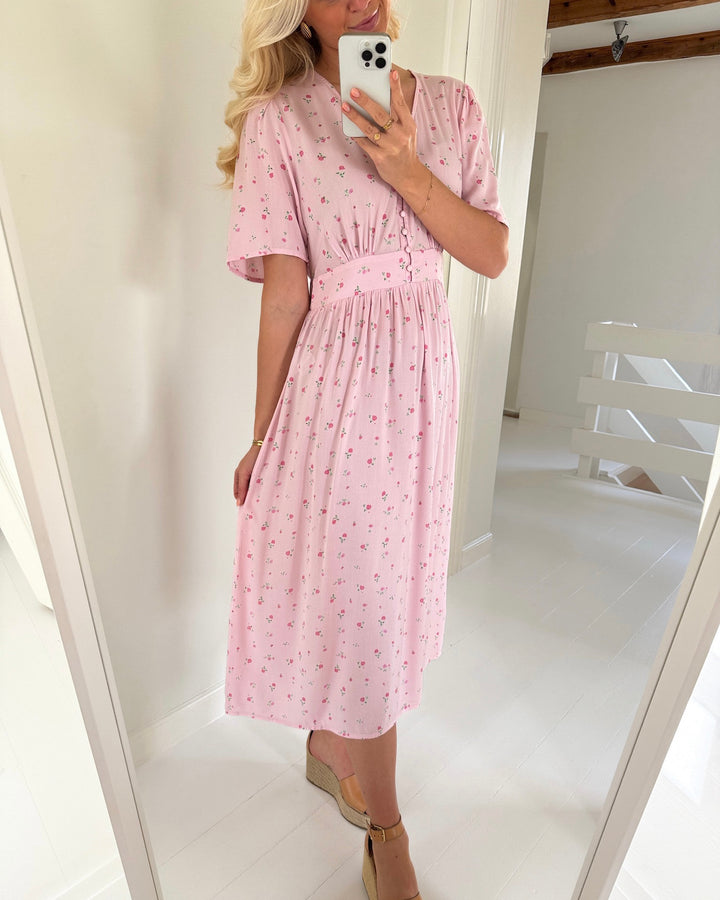 Pieces kjole tala ss midi roseate spoonbill/flower - FORUDBESTILLING LEV. UGE 11/12