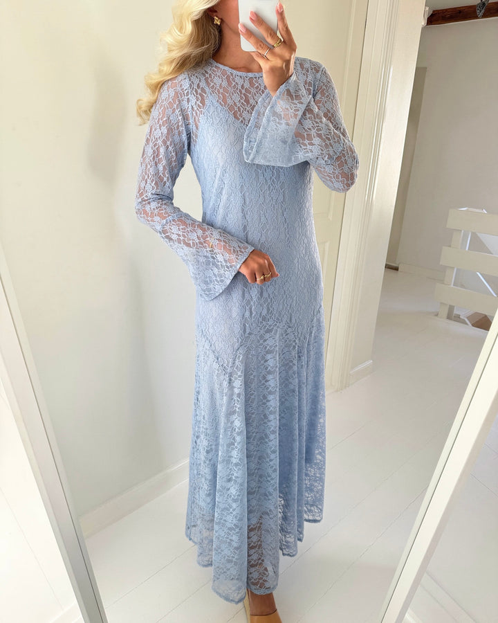 Vero Moda kjole loulou lace ls ankle brunnera blue - FORUDBESTILLING LEV. UGE 19