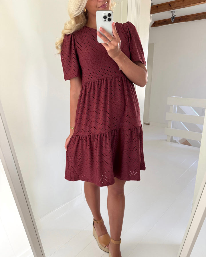 JDY kjole carla cathinka ss oxblood red