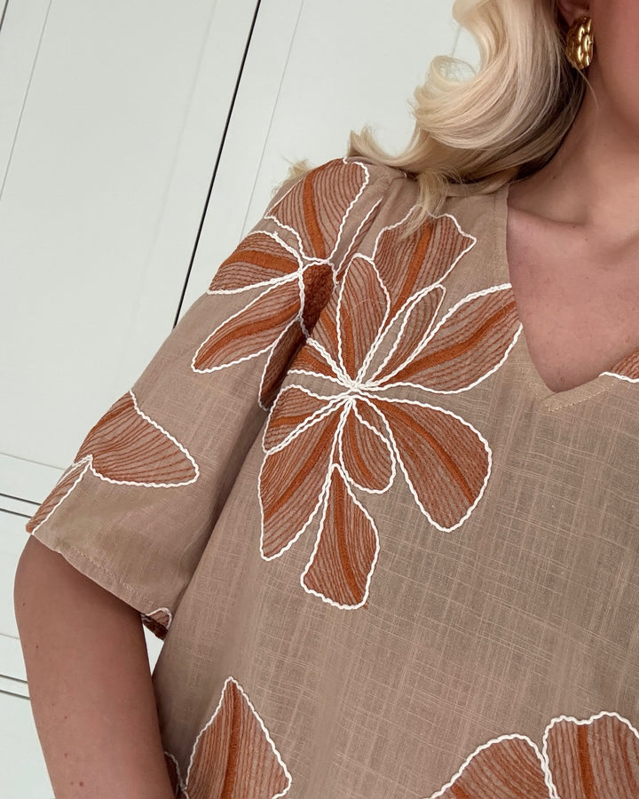 Love&Divine top love1339 sand flower