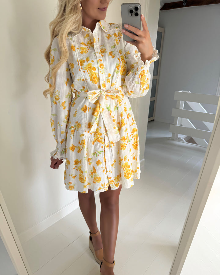Vero Moda kjole gry ls detail short shirt wvn snow white/yellow