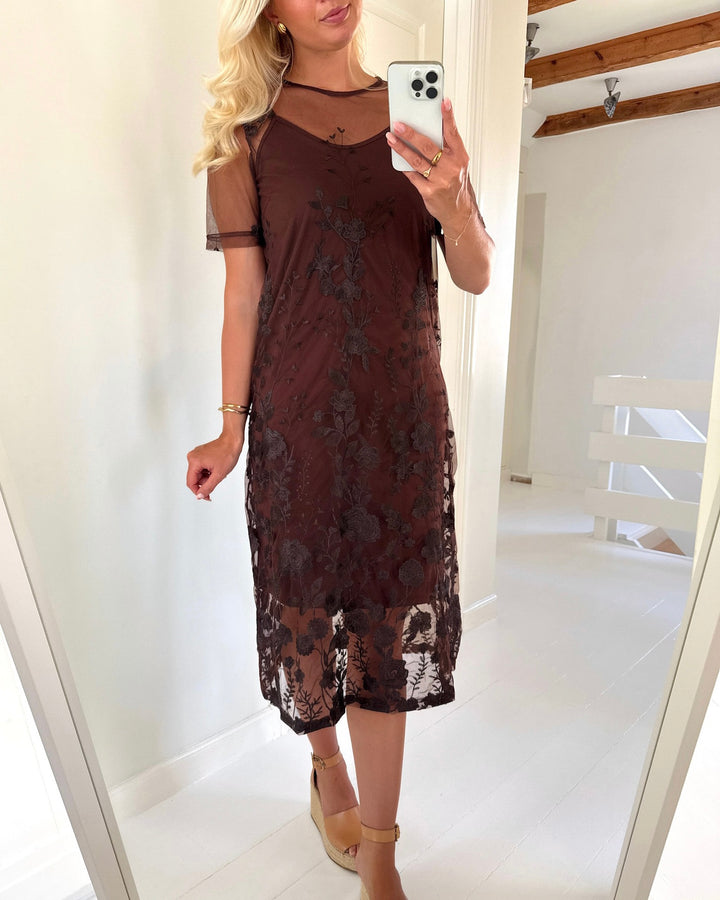 A-View kjole fuschia midi dark brown