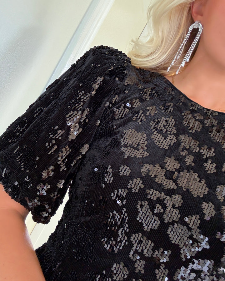 Y.A.S kjole sofie 2/4 sequin midi black/w. sequins