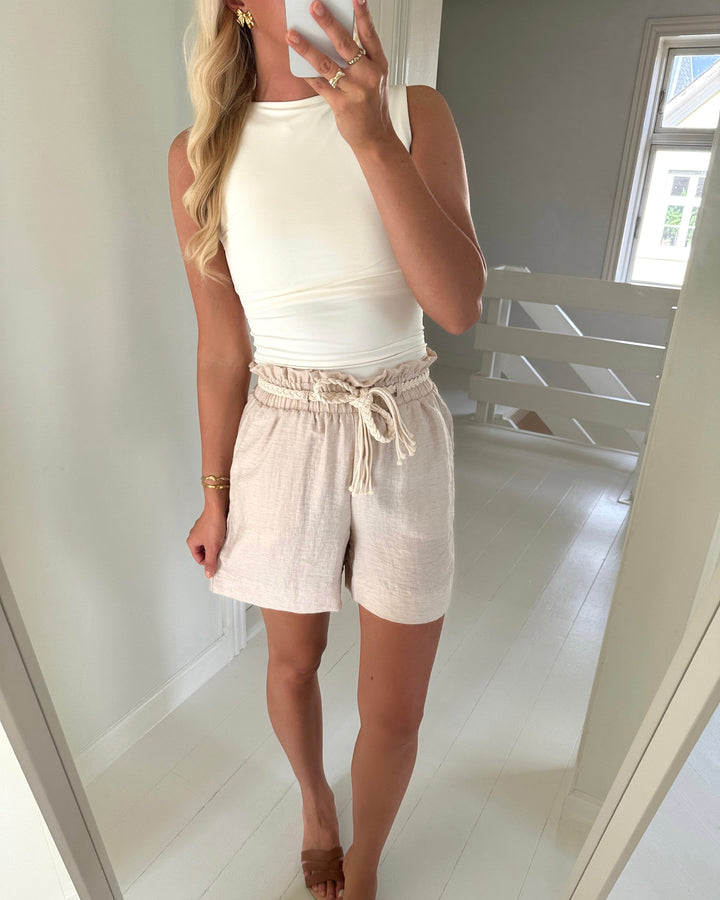 Vero Moda shorts heaven hw belt wvn ga oatmeal