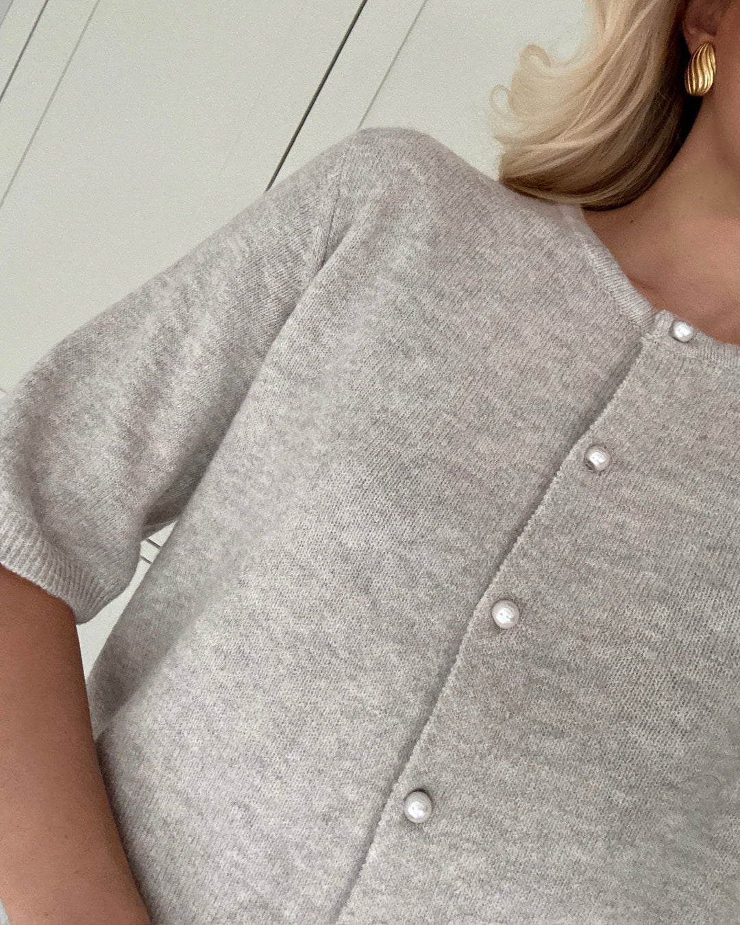 JDY cardigan rue life 2/4 pearl chateau gray/melange w. white pearl buttons