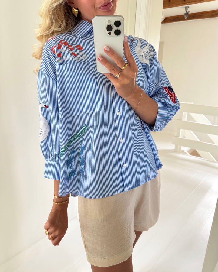 Love&Divine skjorte love1604-2 blue dream stripes - FORUDBESTILLING LEV. UGE 23