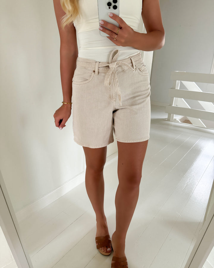 Vero Moda shorts edea mr belt ecru
