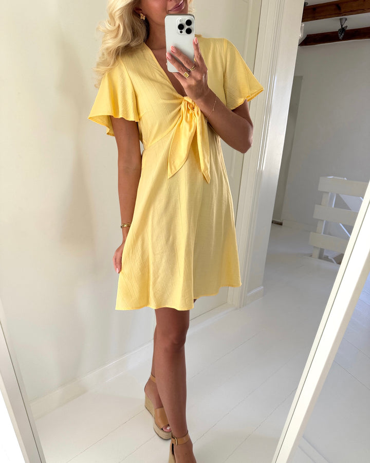 Vero Moda kjole vira ss short golden haze - FORUDBESTILLING LEV. UGE 19