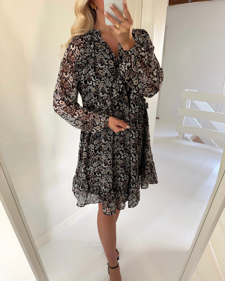 Sister's Point kjole usar paisley