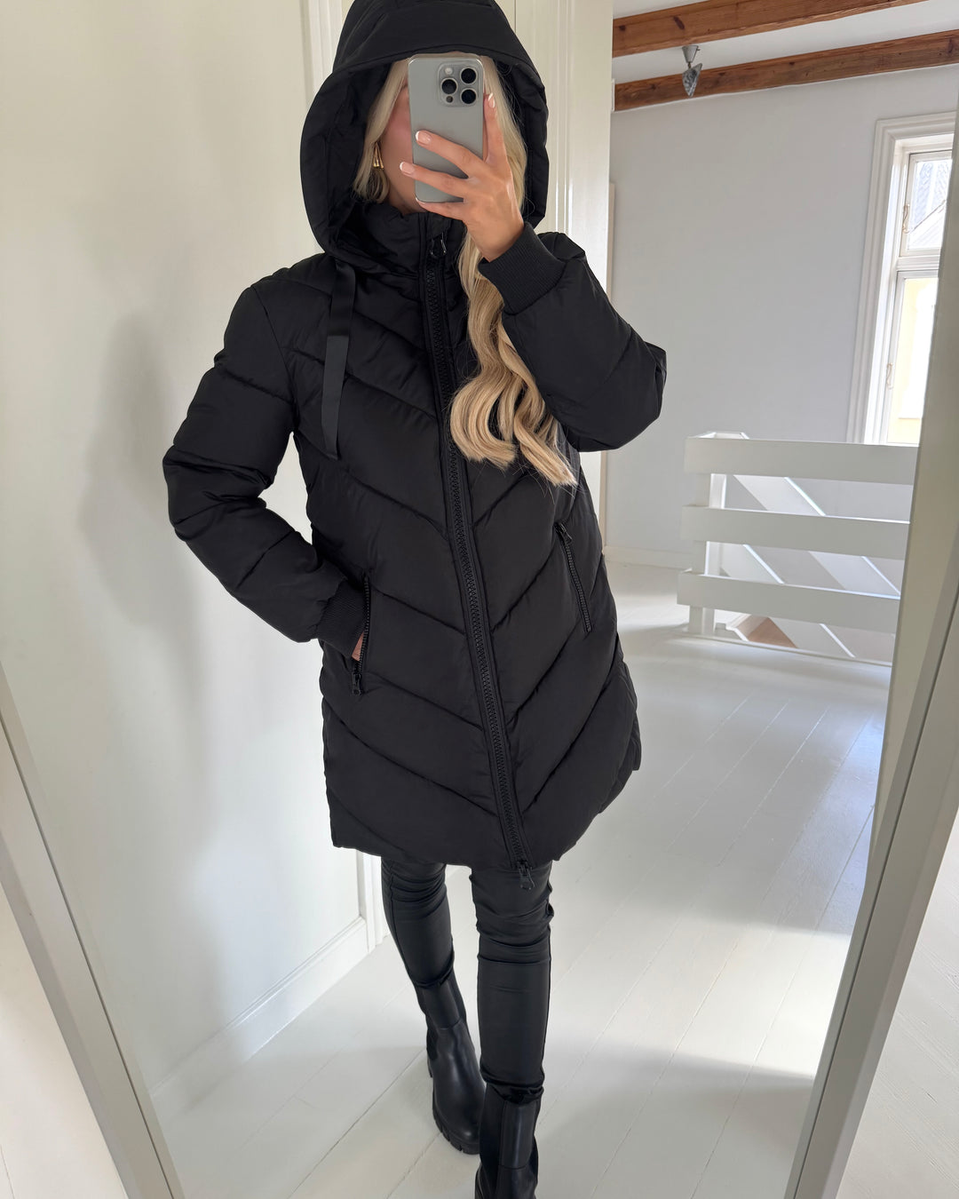 JDY jakke skylar padded hood black - FORUDBESTILLING LEV. UGE 40