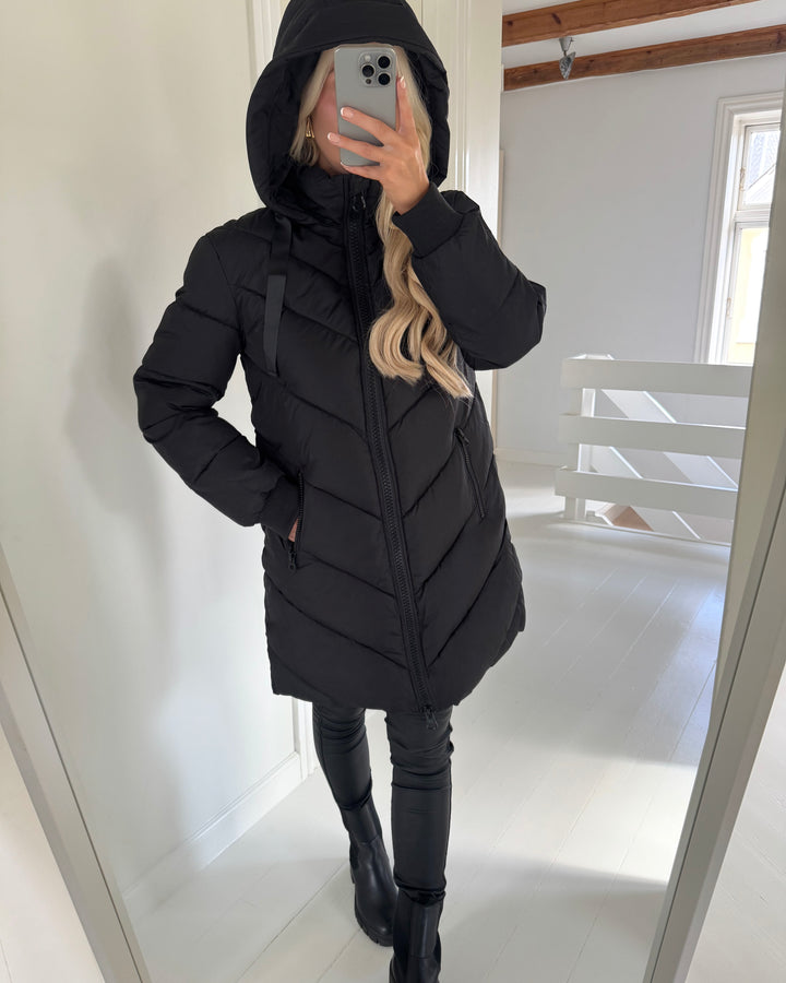 JDY jakke skylar padded hood black - FORUDBESTILLING LEV. UGE 40