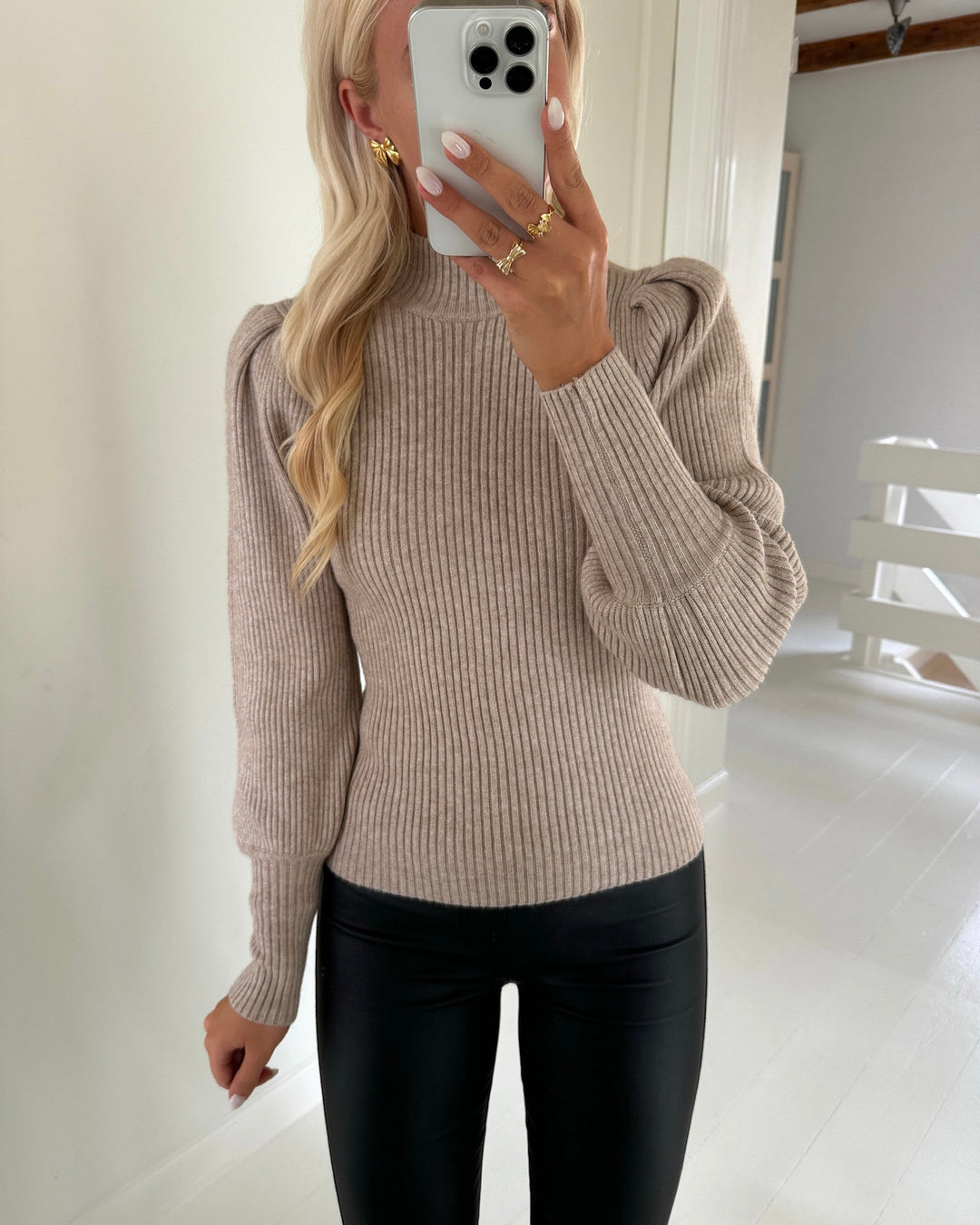 Only striktrøje katia ls highneck knit mocha merinque/w. melange