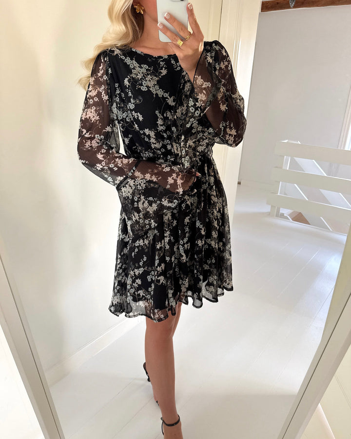 Sister's Point kjole umana-dr black/flower