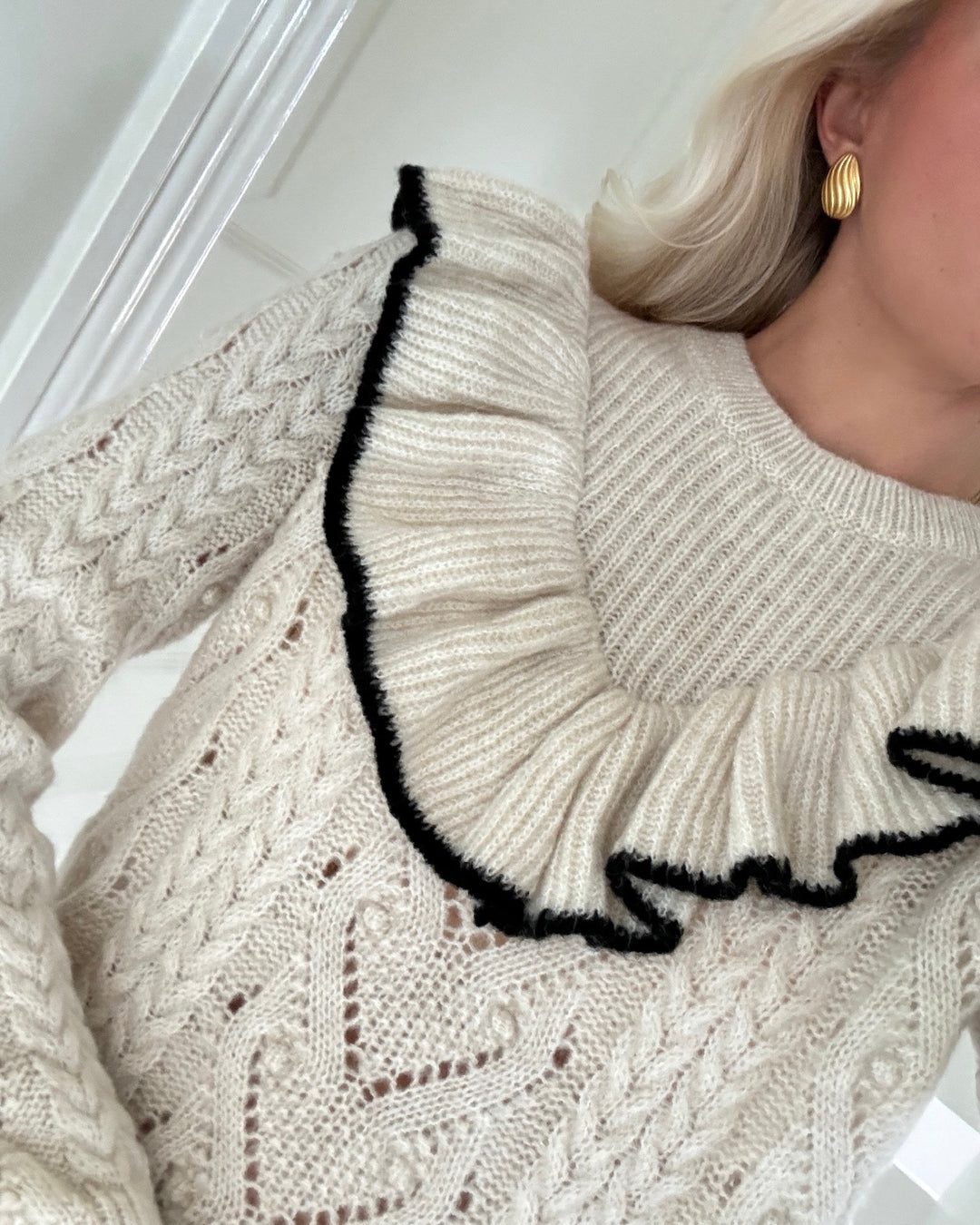 Only strik isolde ls frill o neck birch/black