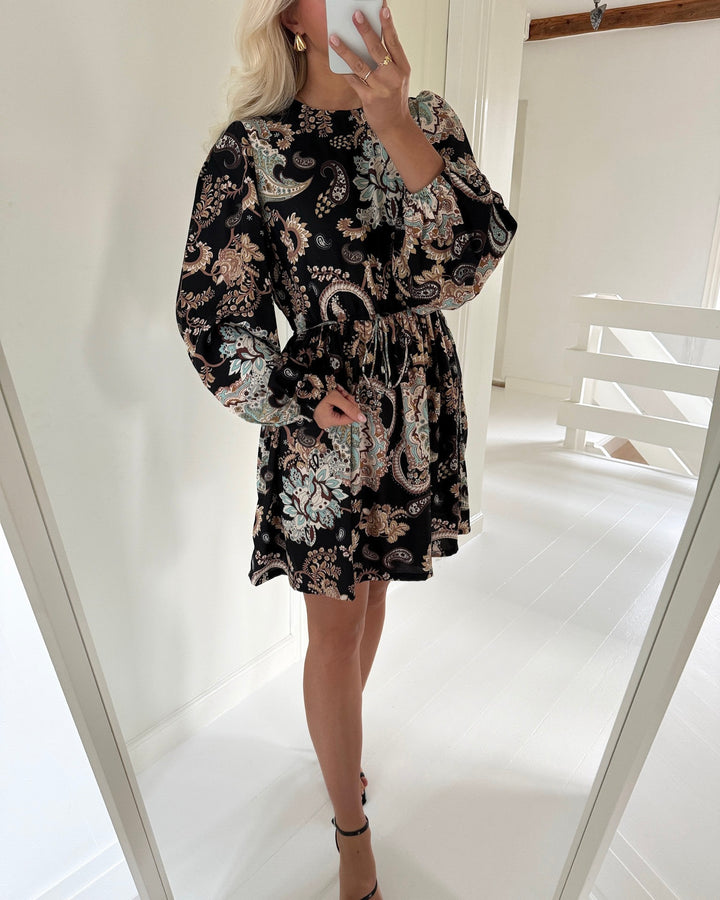 Sister's Point kjole uffa-dr paisley