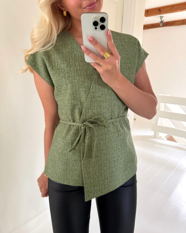 Aware by Vero Moda top chanel v-neck kale check