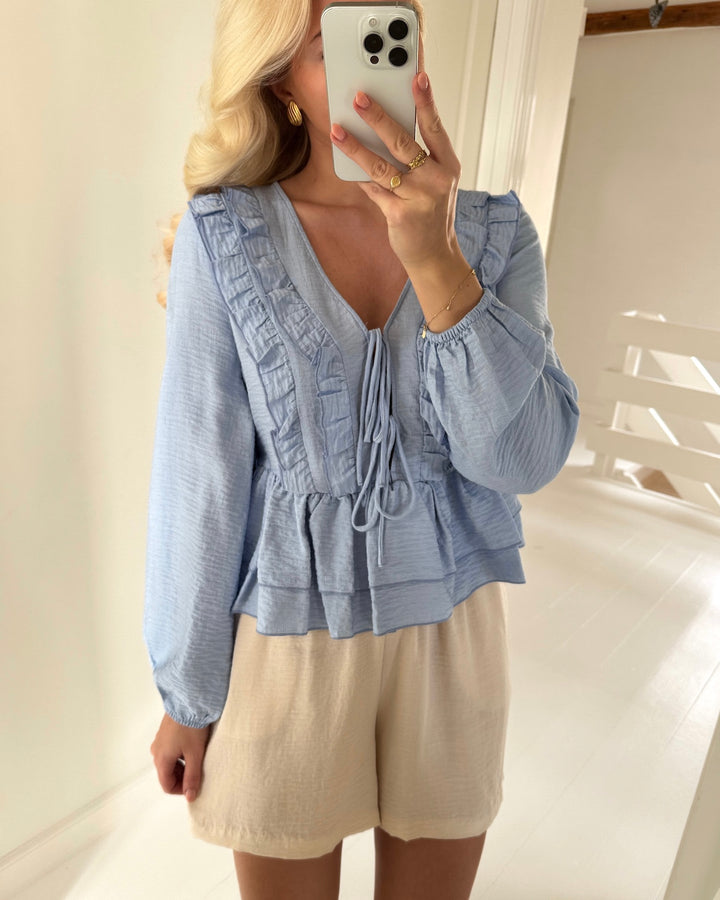 Vero Moda bluse zoey ls flounce brunnera blue