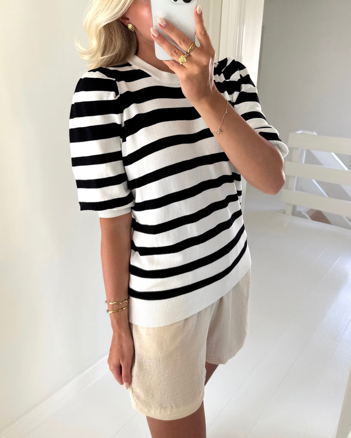 Sister's Point top halia-ss1 cream/black