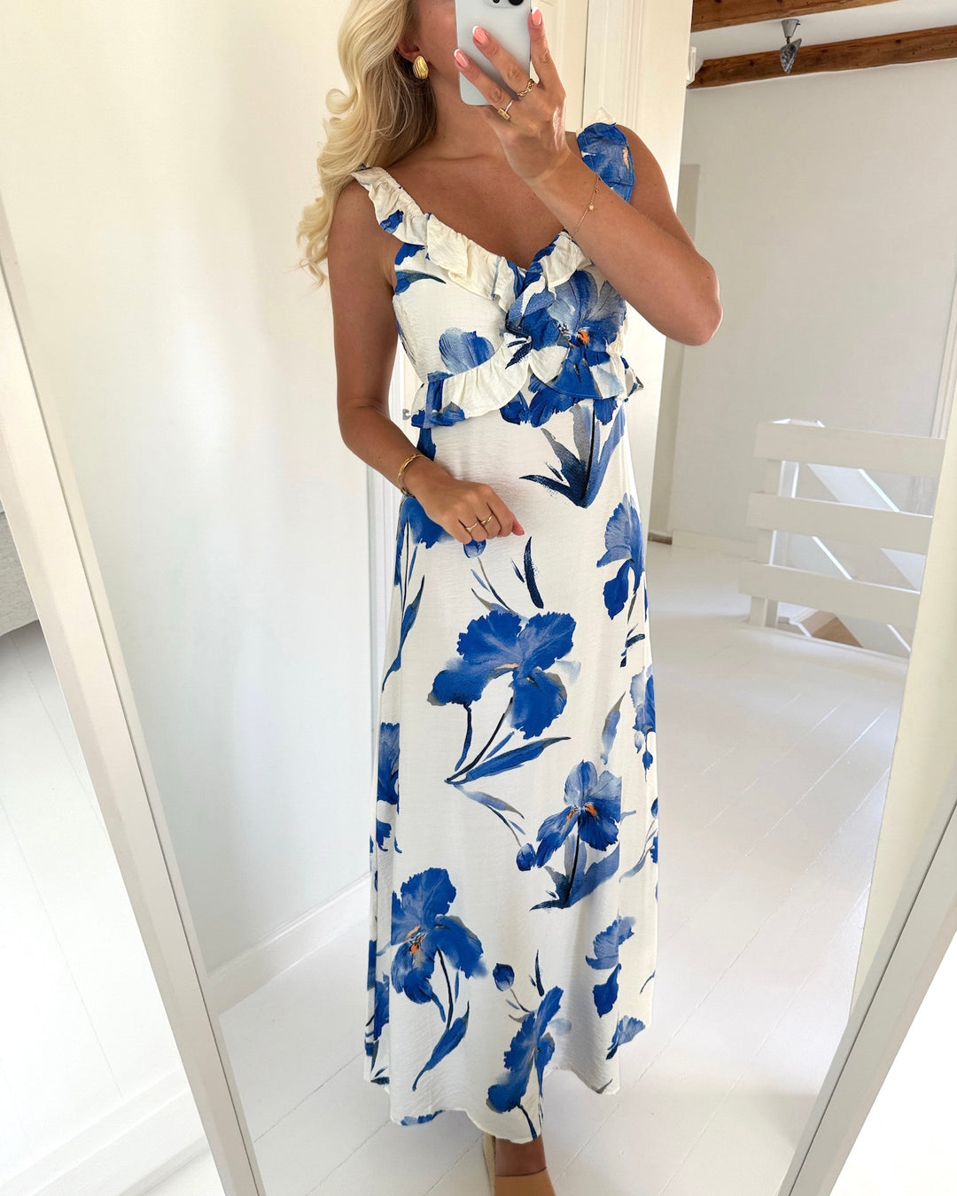 Only kjole hyaci sl frill long bright white big blue