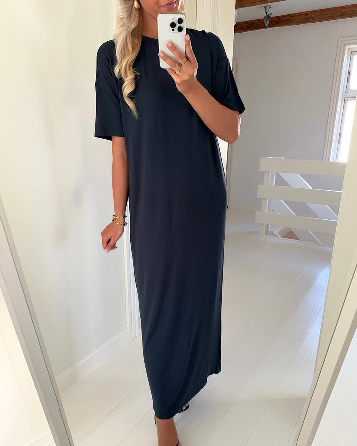 Aware by Vero Moda kjole robertina 2/4 o-neck ankle vma dark sapphie