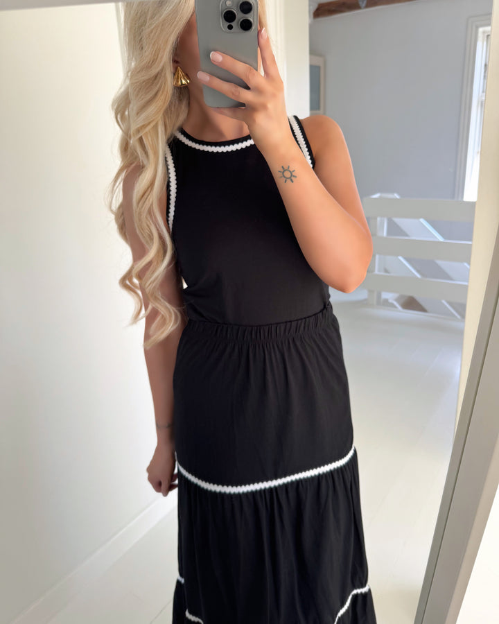 JDY top erin sl contrast black/cloud dancer