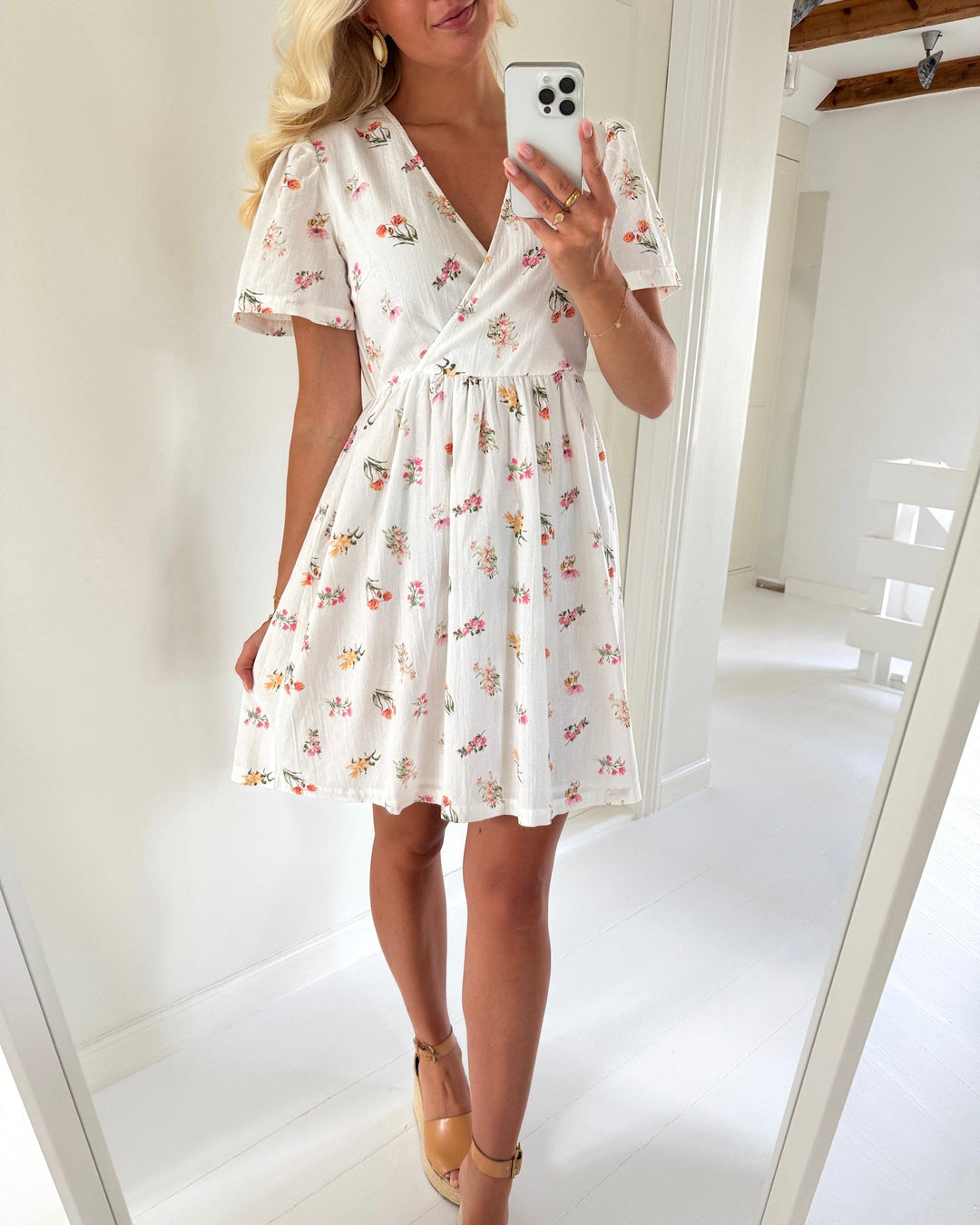 Pieces kjole emma ss short bright white/flower