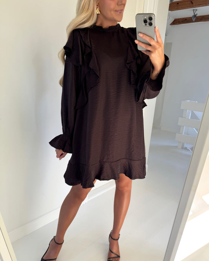 Vero Moda kjole lizzi short flounce chocolate torte - FORUDBESTILLING LEV. UGE 40