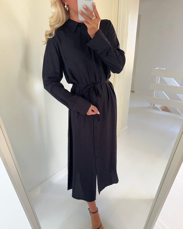 Y.A.S skjortekjole kaya ls long shirt black - FORUDBESTILLING LEV. UGE 49/50
