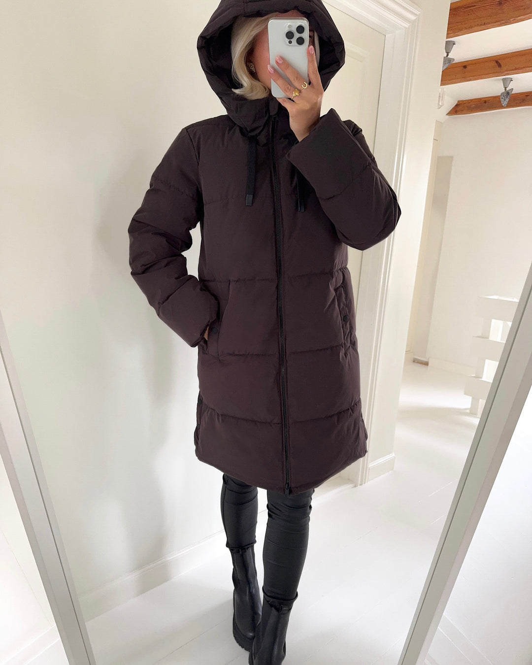 JDY jakke blair long hood puffer chocolate torte contrast black