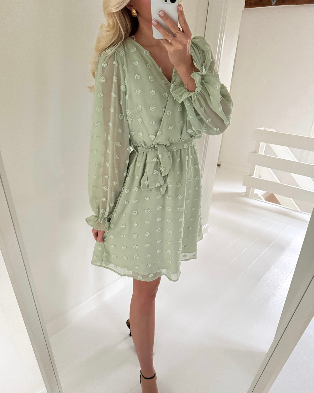 Y.A.S kjole dottie ls wrap surf spray