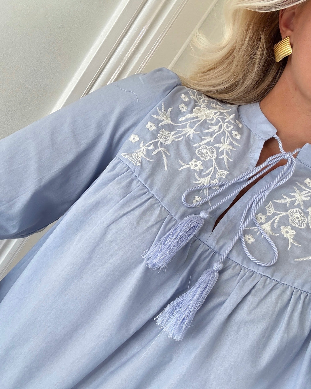 Vero Moda bluse sascha ls emb brunnera blue