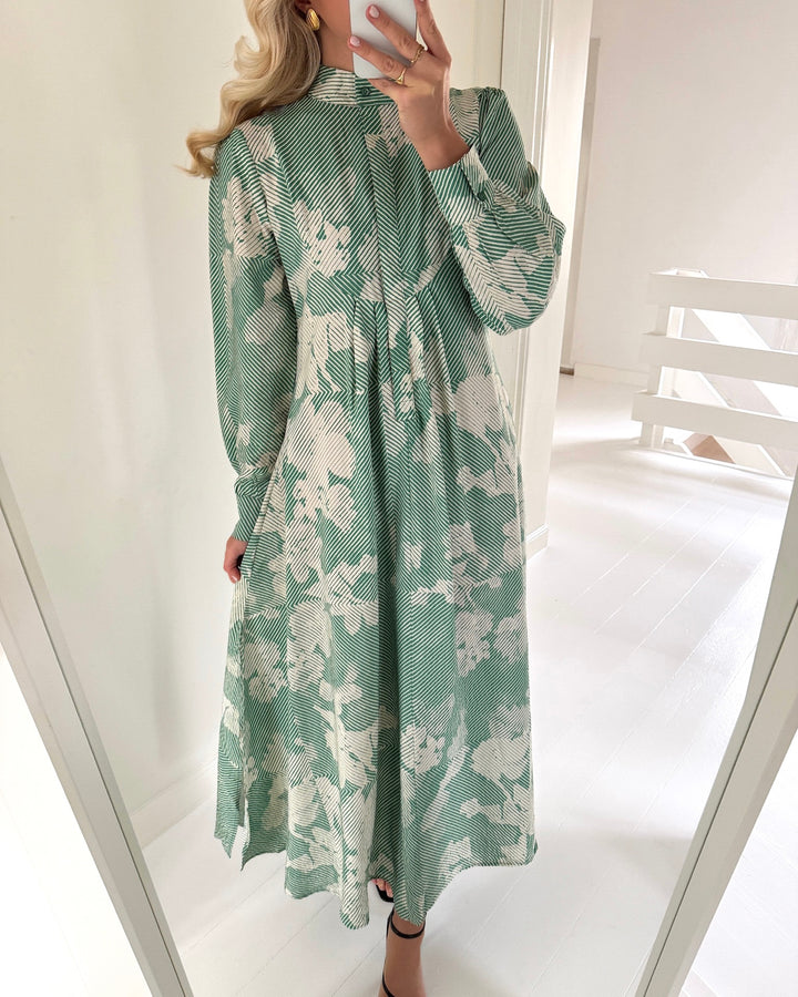 JDY kjole troya life ls maxi deep green/graphic sandshell