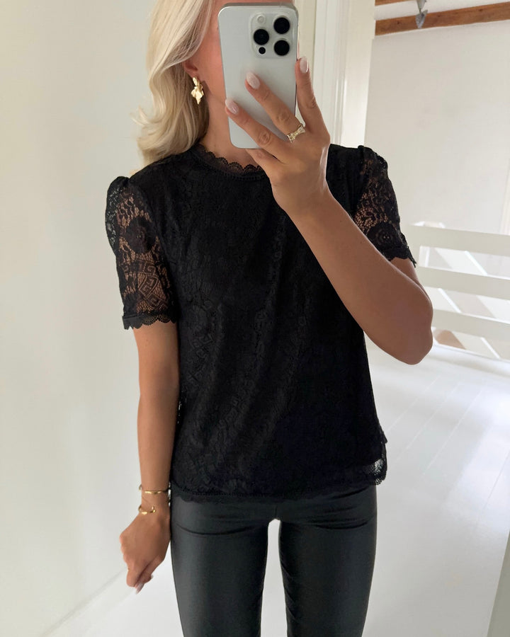 Pieces t-shirt olline ss lace black - FORUDBESTILLING LEV. UGE 50