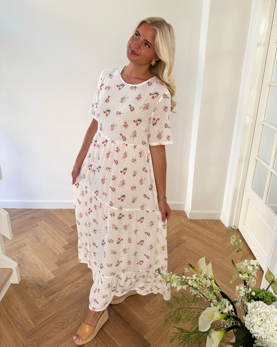Pieces kjole evie ss ankle bright white/new flower